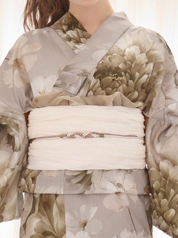 モデル：三上悠亜　身長：159cm　着用サイズ：Fサイズ