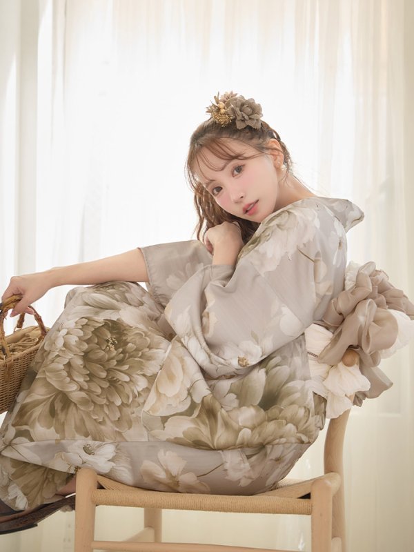 モデル：三上悠亜　身長：159cm　着用サイズ：Fサイズ