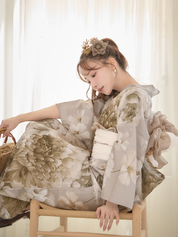 モデル：三上悠亜　身長：159cm　着用サイズ：Fサイズ