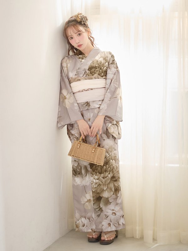 モデル：三上悠亜　身長：159cm　着用サイズ：Fサイズ