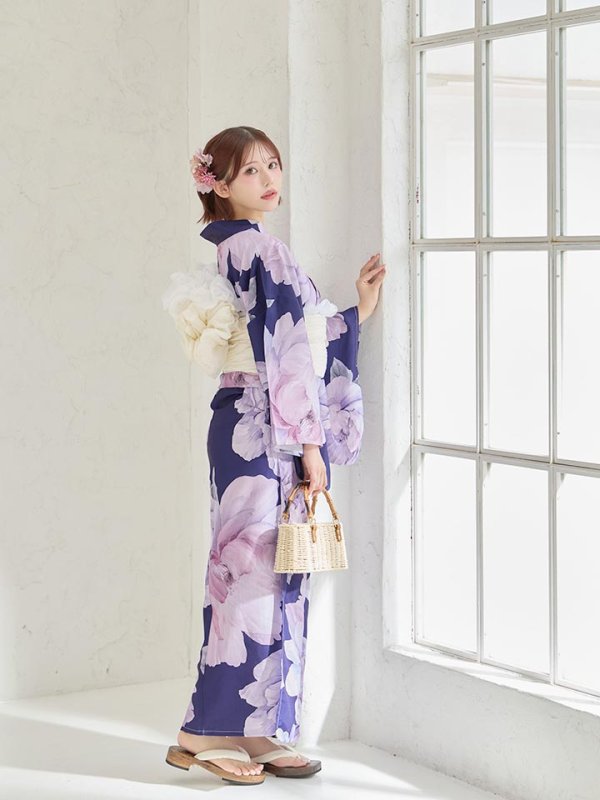 モデル：あいり先生　着用サイズ：Fサイズ