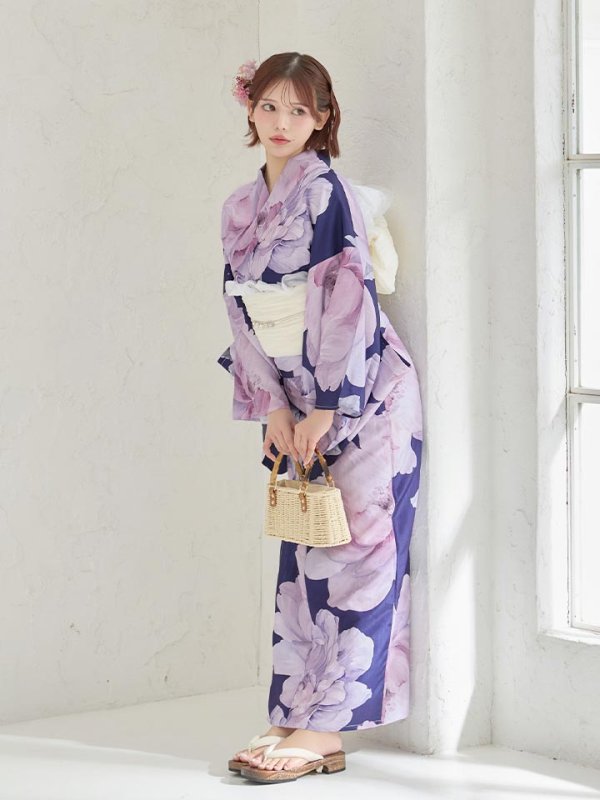 モデル：あいり先生　着用サイズ：Fサイズ