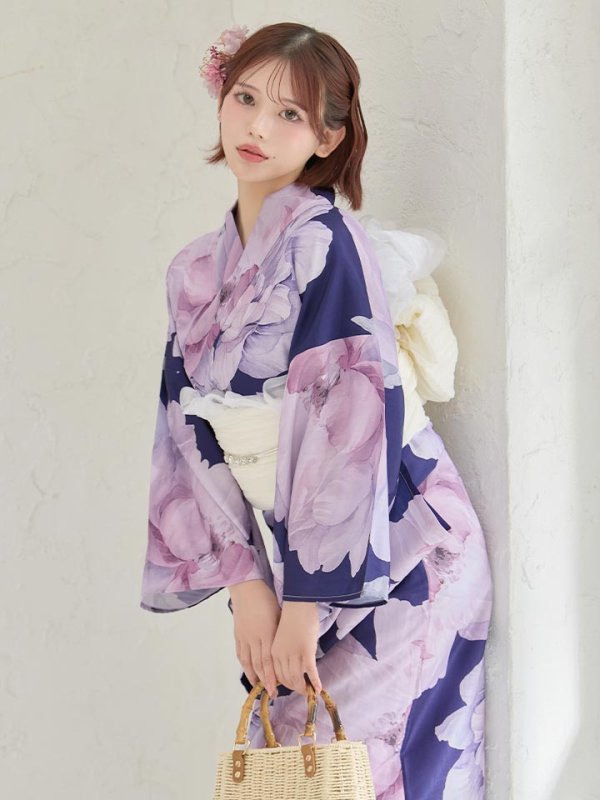 モデル：あいり先生　着用サイズ：Fサイズ