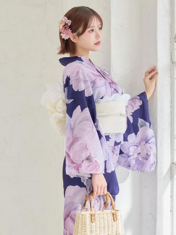 モデル：あいり先生　着用サイズ：Fサイズ