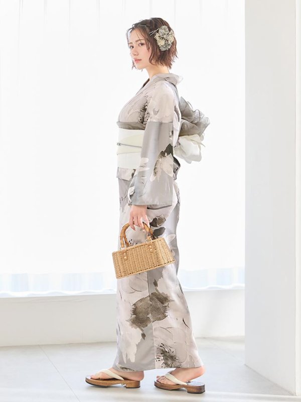 モデル：ななみん　着用サイズ：Fサイズ