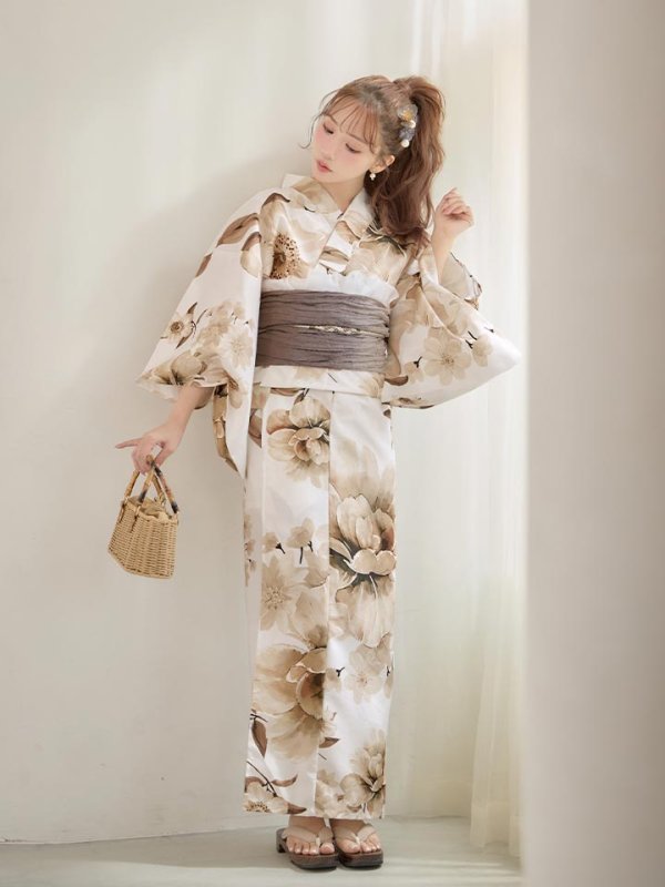 モデル：三上悠亜 身長：159cm 着用サイズ：Fサイズ