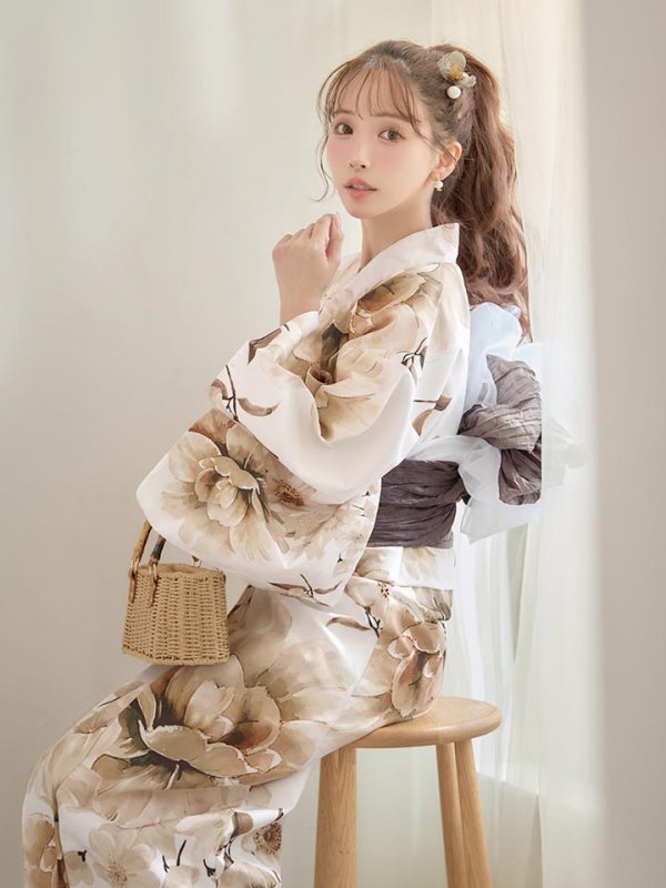 モデル：三上悠亜　身長：159cm　着用サイズ：Fサイズ