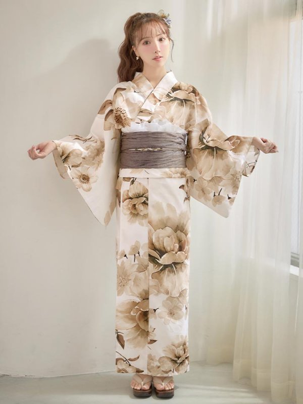 モデル：三上悠亜 身長：159cm 着用サイズ：Fサイズ