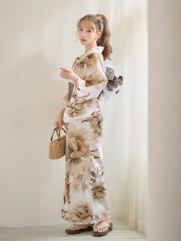 モデル：三上悠亜 身長：159cm 着用サイズ：Fサイズ