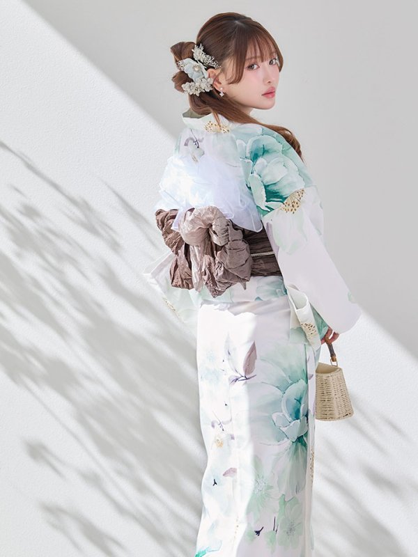 モデル：いおり 身長：164cm 着用サイズ：Fサイズ