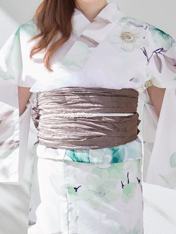 モデル：いおり 身長：164cm 着用サイズ：Fサイズ