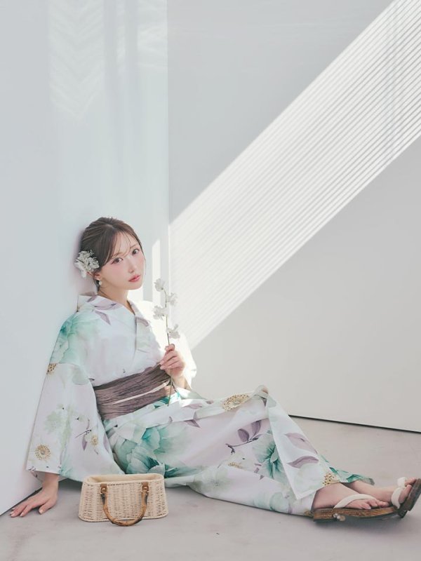 モデル：菅野結以 身長：163cm 着用サイズ：Fサイズ