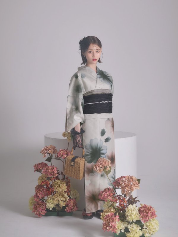 モデル：天海りこ　身長：156cm　着用サイズ：Fサイズ