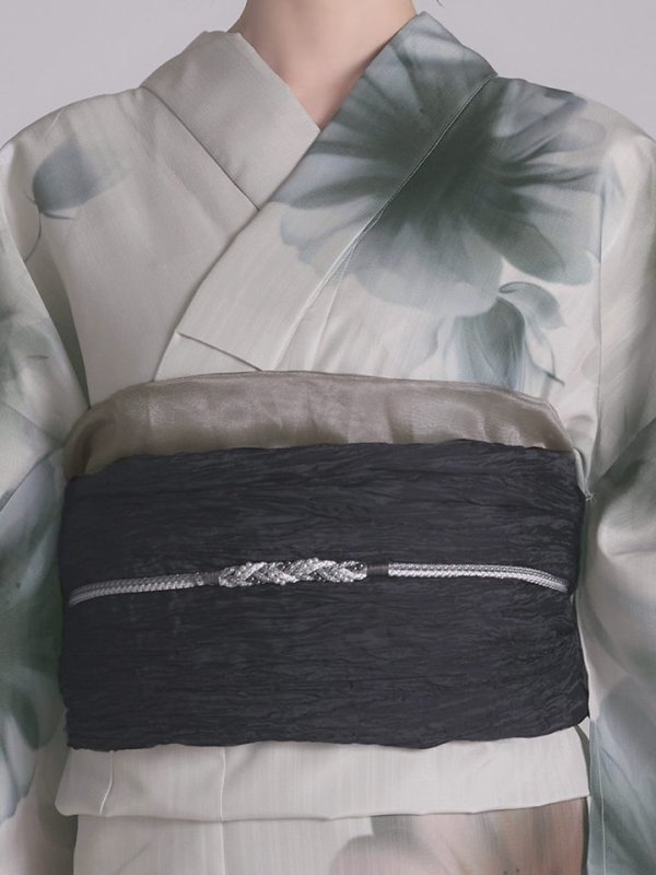 モデル：天海りこ　身長：156cm　着用サイズ：Fサイズ