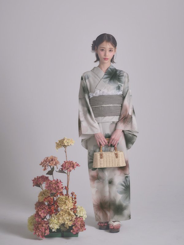 モデル：天海りこ　身長：156cm　着用サイズ：Fサイズ