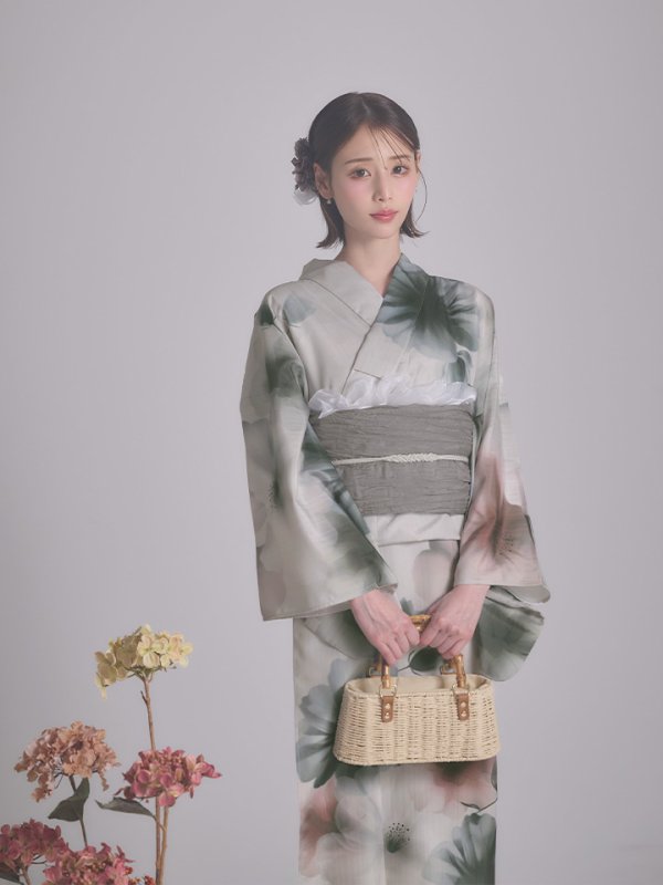 モデル：天海りこ　身長：156cm　着用サイズ：Fサイズ