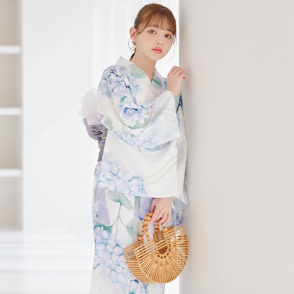 画像4: 木製ハンドル付き竹編み半円カゴバッグ[HC02]