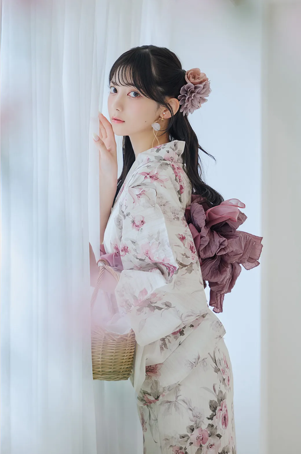 紫の花揺蕩う浴衣