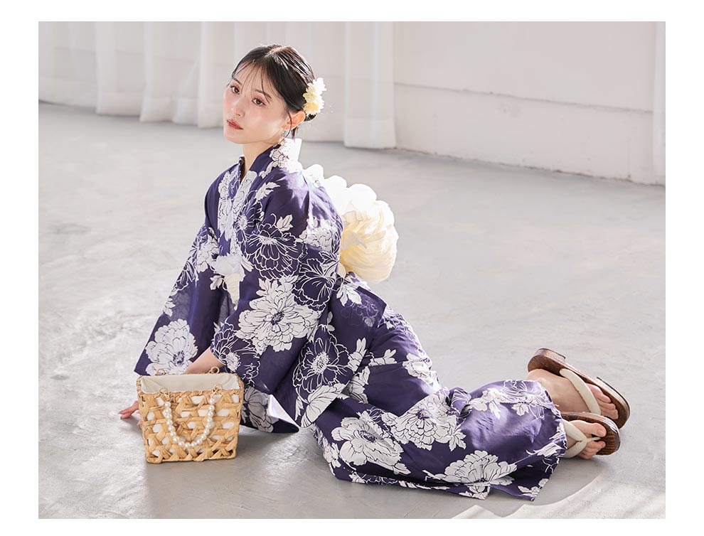 吉井美優さん着用 スタイリッシュ牡丹モダン浴衣2