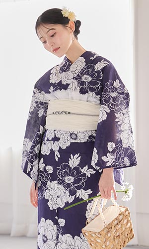 吉井美優さん着用 スタイリッシュ牡丹モダン浴衣をチェック