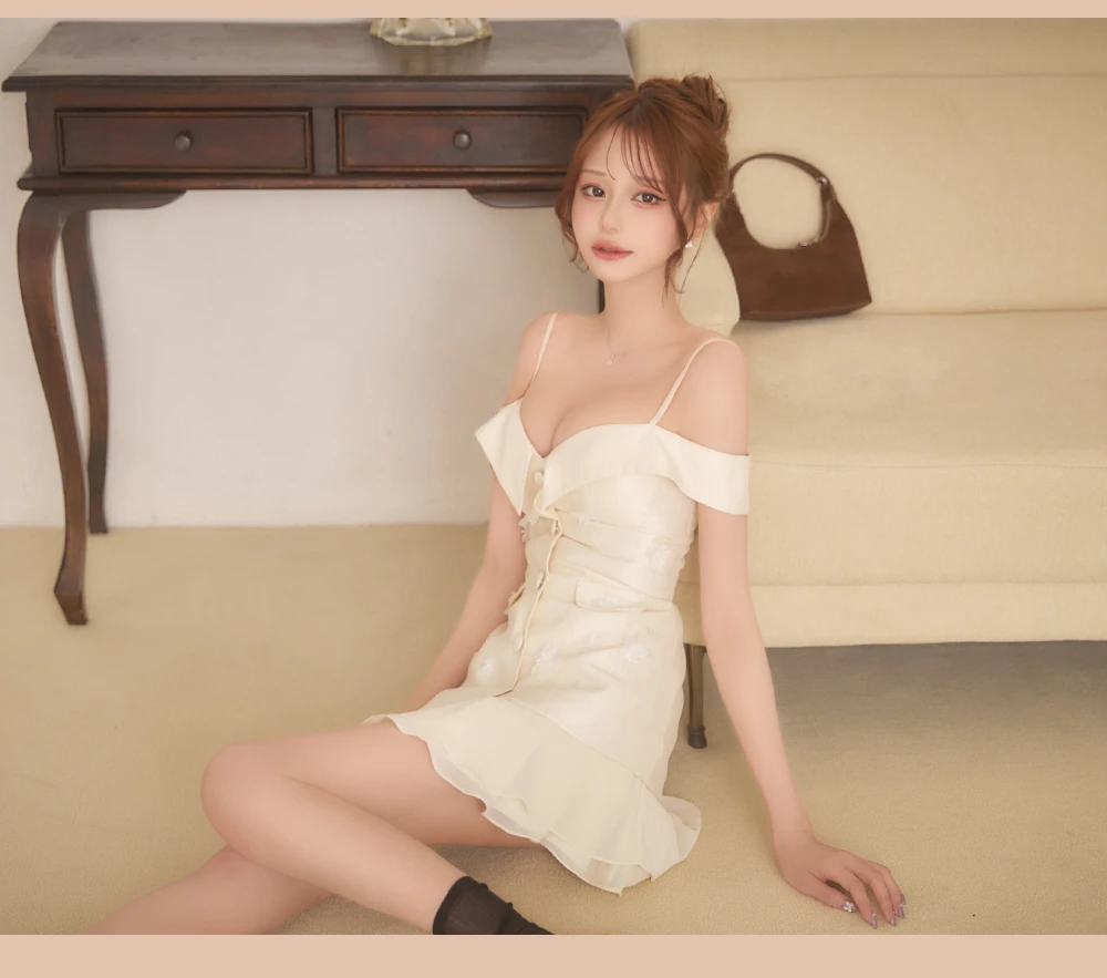 【ANGEL R/エンジェルアール】オフショルダー/ ボタン/ ポケット/ フラワー/ シフォン/ フレア/ マイクロミニドレス/ キャバドレス3