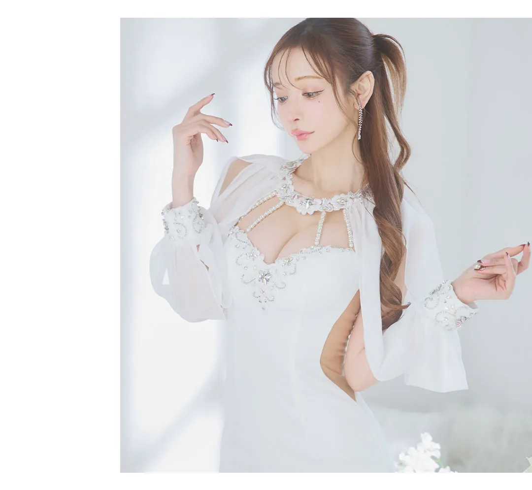 真優川咲が着る、ホワイトドレス-18
