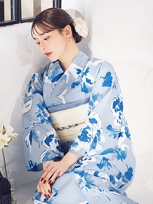 くすみブルー水彩花柄浴衣
