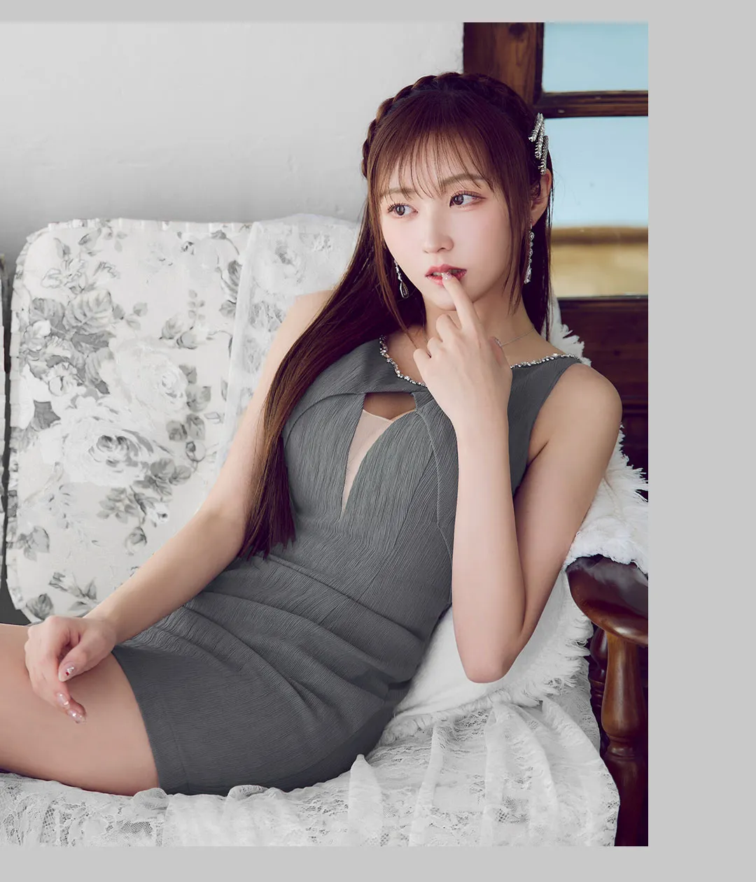 橋本甜歌が着る、かっこいい私に似合う最新カジュアルグレー5LOOK24