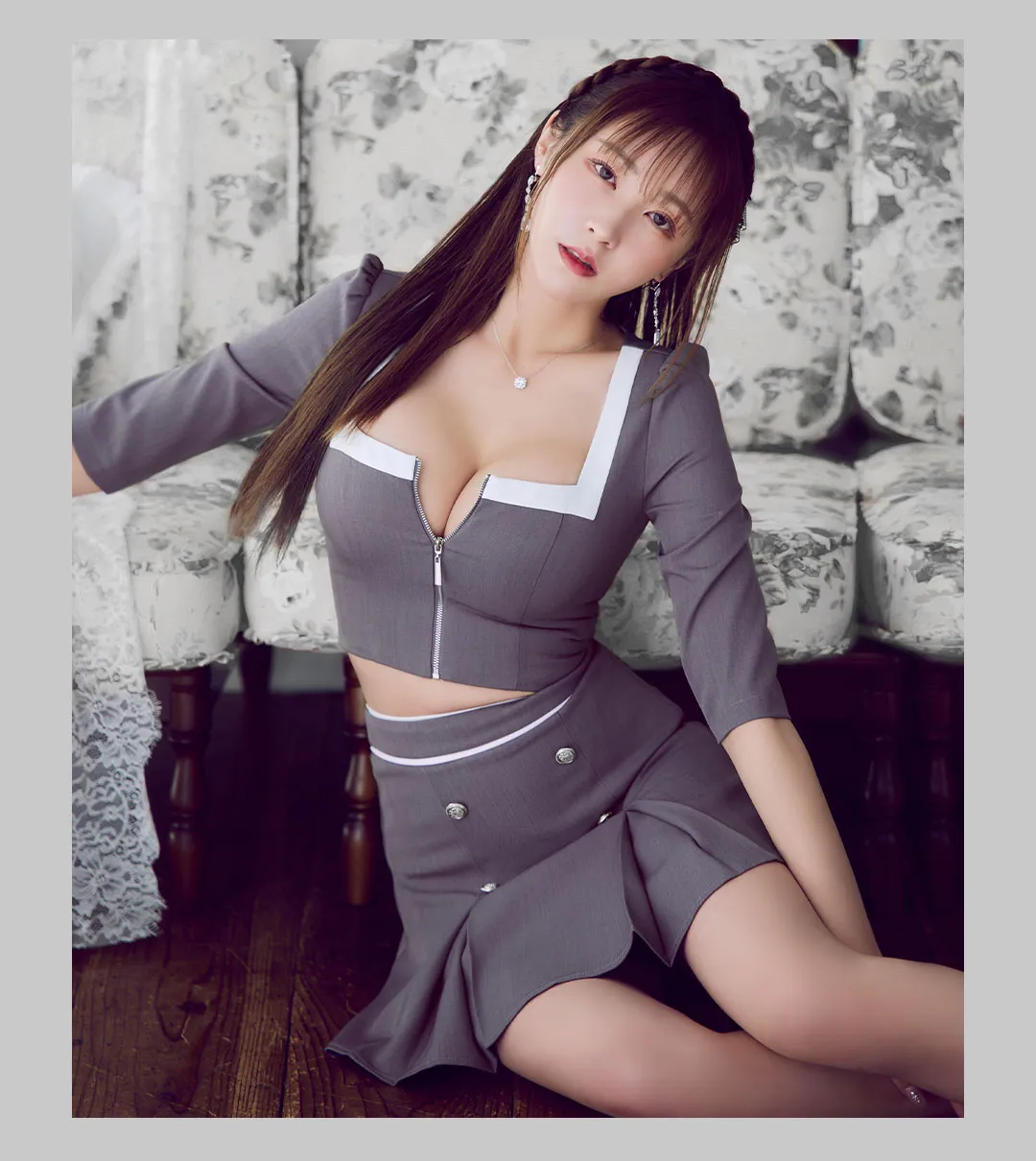 橋本甜歌が着る、かっこいい私に似合う最新カジュアルグレー5LOOK32