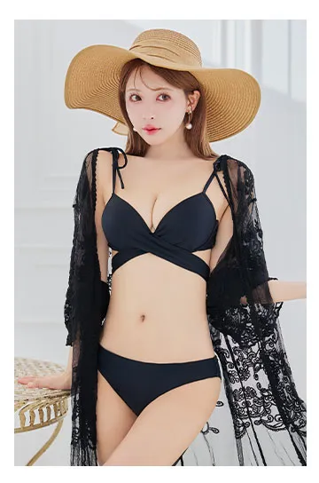 三上悠亜が着る、お姉さん系ブラックビキニ5