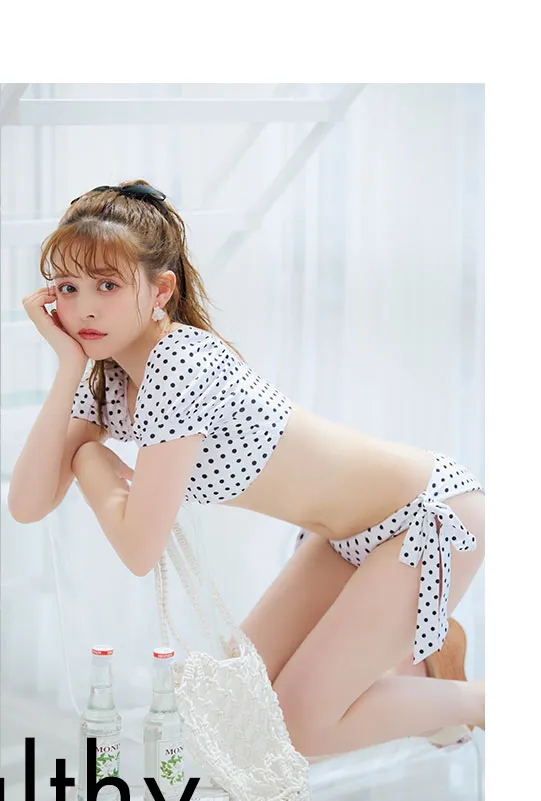 加藤ナナが着るヘルシー水着8LOOK2