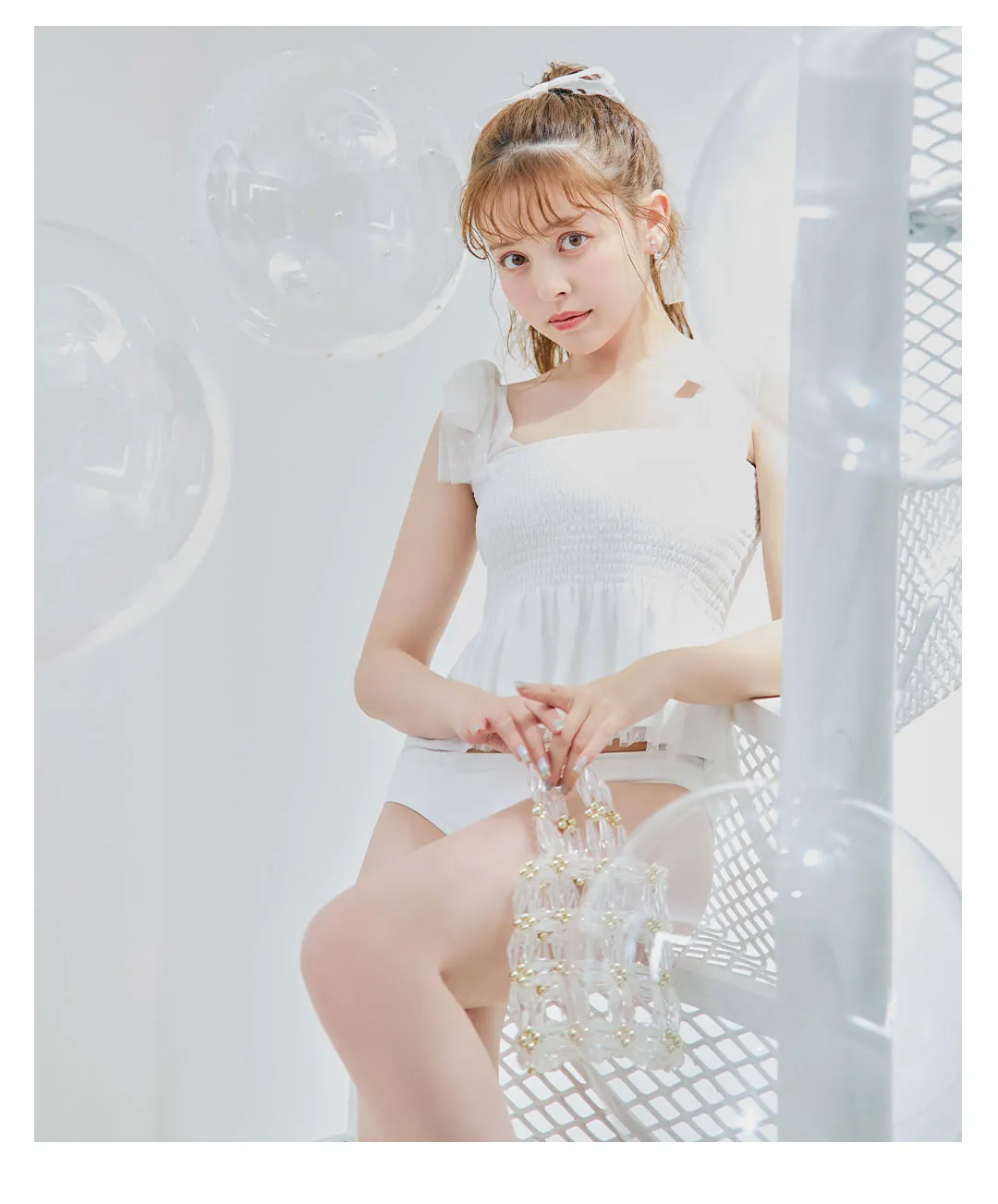 加藤ナナが着るヘルシー水着8LOOK24