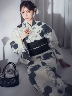 梅柄藍鼠色浴衣