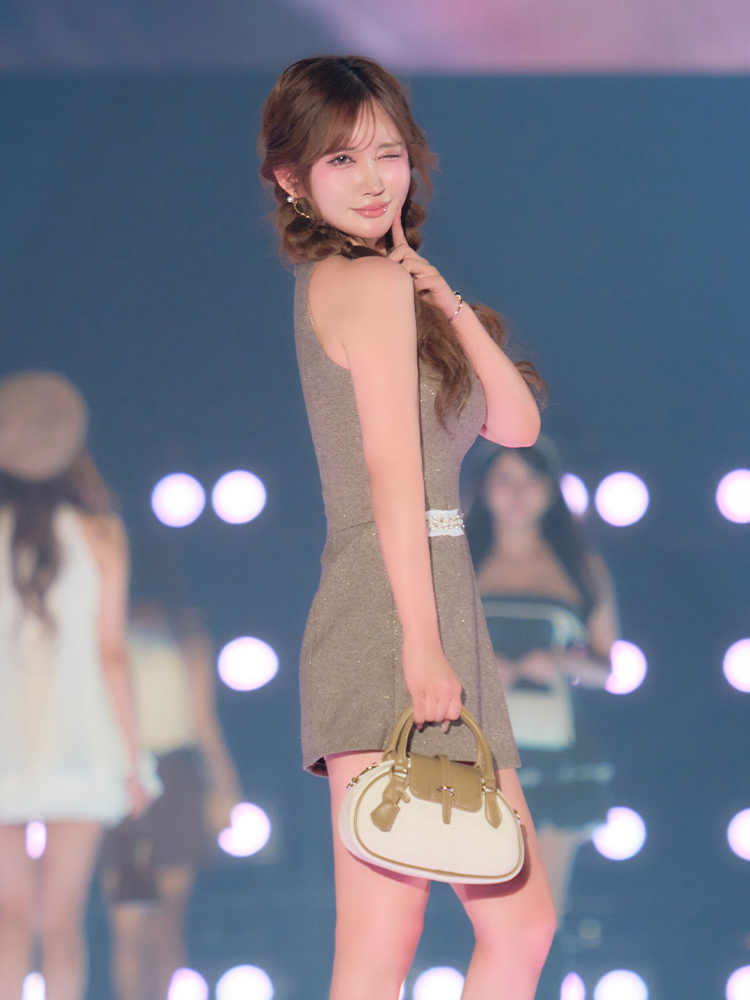 さつき（JUNGLE TOKYO 北新地）｜LOOK 10 関西コレクション 2026 AUTUMN&WINTER 着用ルック