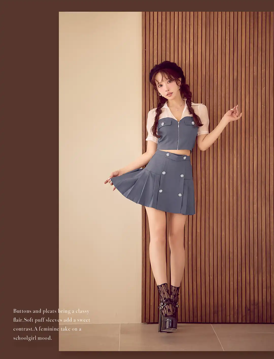 ボタン×プリーツがクラシカルに効く
パフスリーブで甘さもほんのりプラス 4