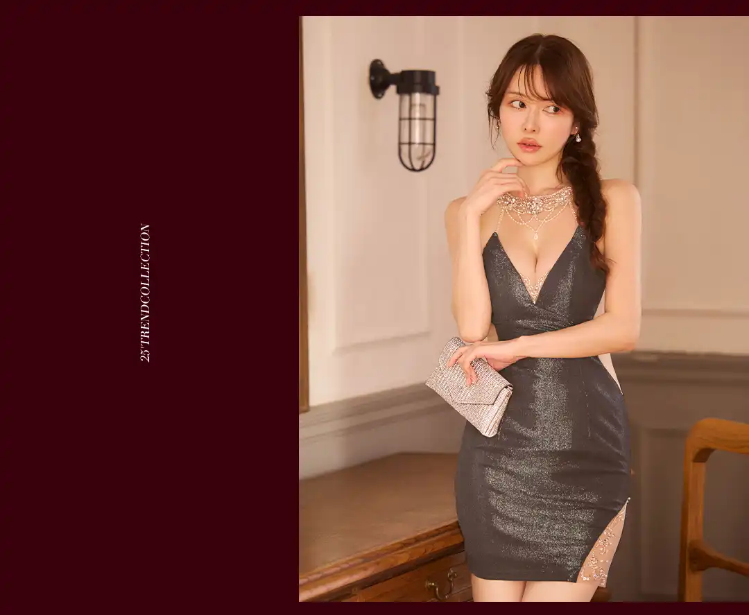 揺れるスカートと煌めくパールで、どの角度も“ときめきシルエット”