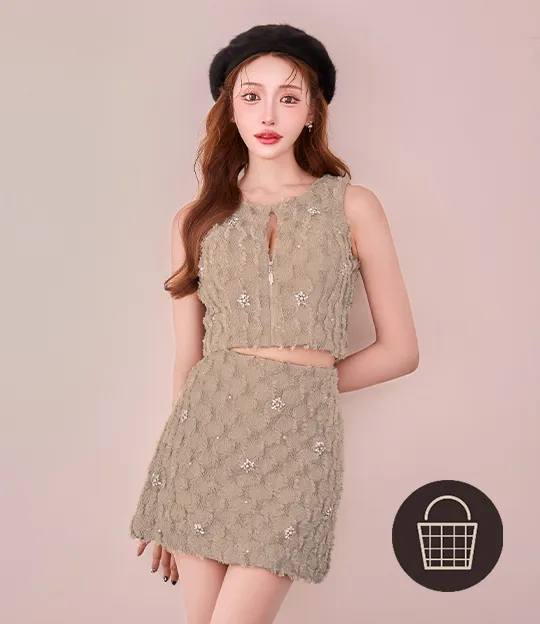 フリンジ / ニット / ベージュ / セットアップ / クロップド / タイト / エレガント / トレンド / 立体編み / ファッショナブル