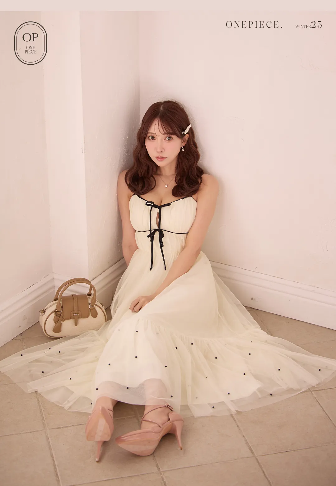 ワンピース / 黒リボン / 配色パイピング / ドット柄 / フィット＆フレア / ウエストマーク / ガーリー / フェミニン / 膝丈 / きれいめ 5