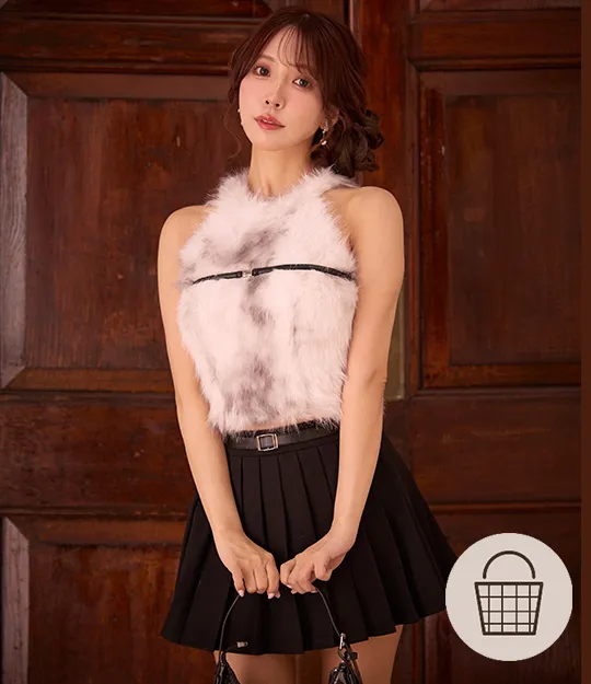 ファー / 異素材 / ブラックコーデ / 冬ワンピ / ミニ丈 / 上品モード / 大人可愛い / ハイウエスト / プリーツスカート / 高見え