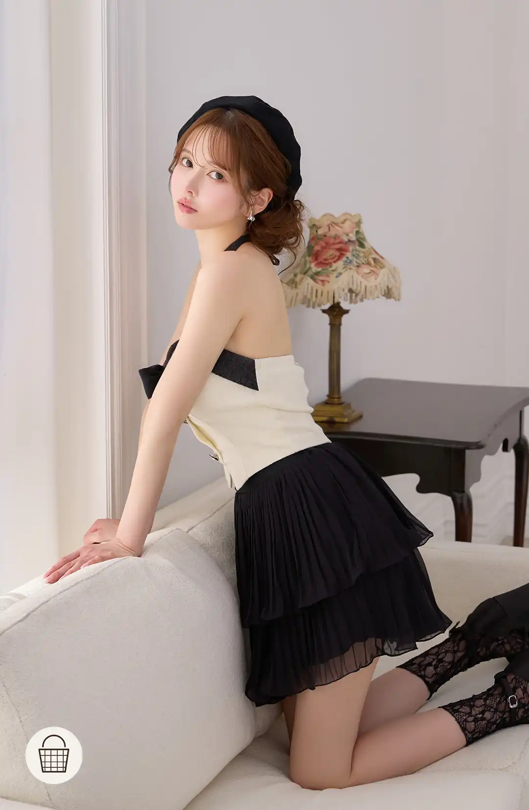 ガーリー / ボウタイ / ミニドレス / フェミニン / 甘め / キャバドレス / 愛され系 / 軽やか / 上品 / 脚長効果 1