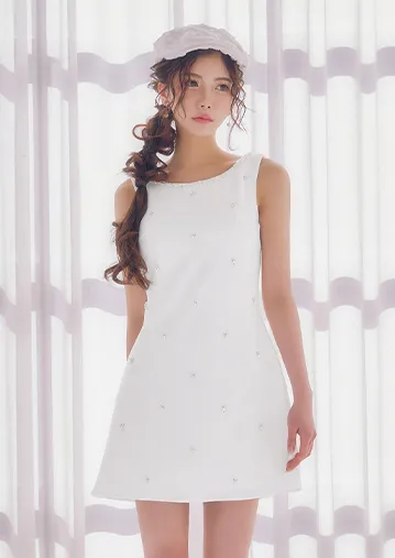 ガーリー / ビジュー / ホワイトドレス / ミニドレス / フェミニン / 甘め / キャバドレス / 上品 / 華やか / 高見え