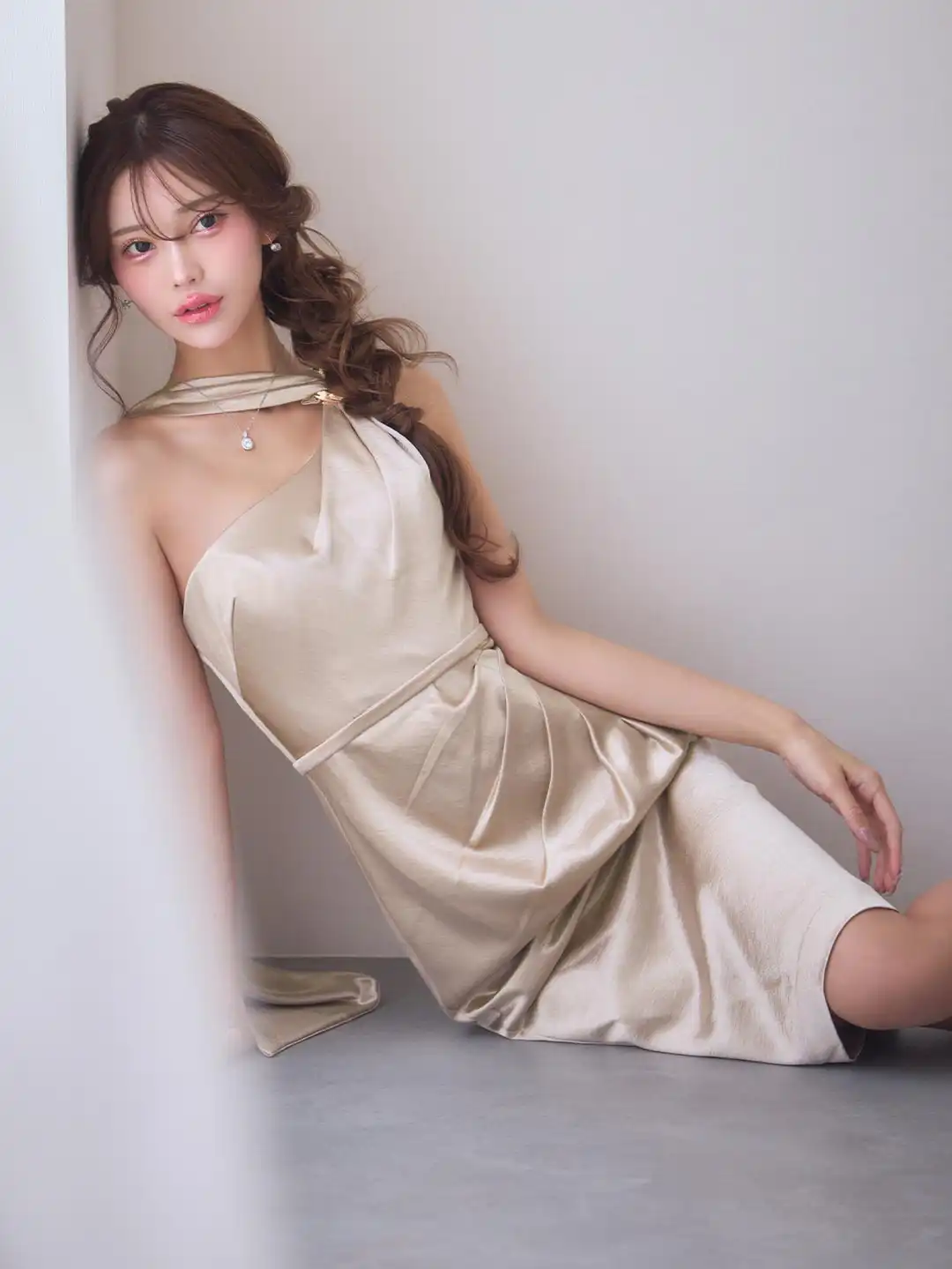 バックオープン起毛ニットフレアミニキャバドレス