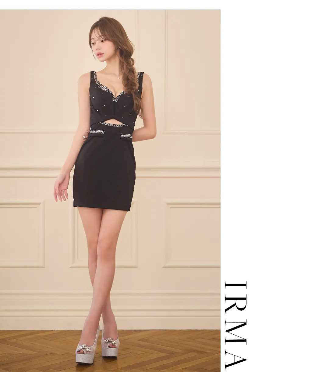 glitter dress
品よく華やぐ、私を高める王道シルエット