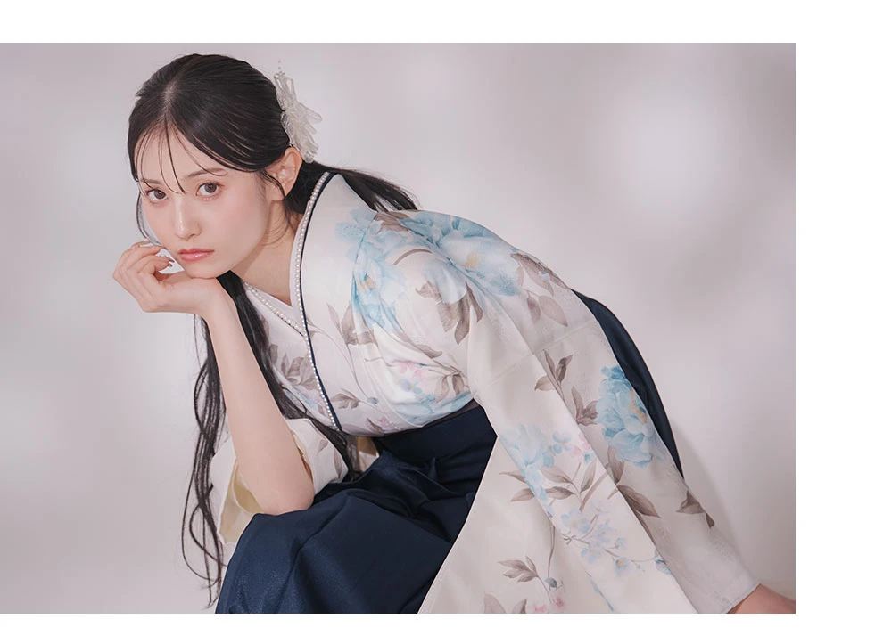 ブルー芍薬 ホワイト二尺袖着物2