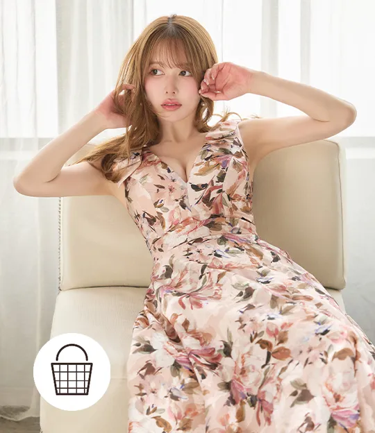 水彩花柄とフレアラインで
ふわり春色まとった私