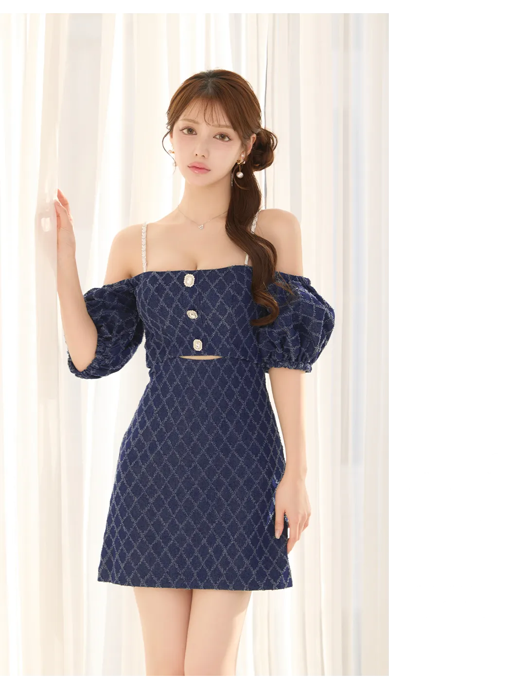 【ANGEL R/エンジェルアール】デニムデザイン/ オフショルダー/ パフスリーブ/ ウエストカット/ ボタン/ チェーンショルダー/ マイクロミニ/ フレア/ ミニドレス/ キャバドレス 2