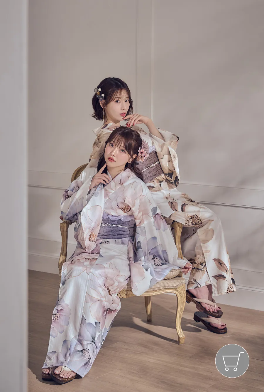 casual mini
モノトーンで魅せる。洗練された大人のカジュアルミニ