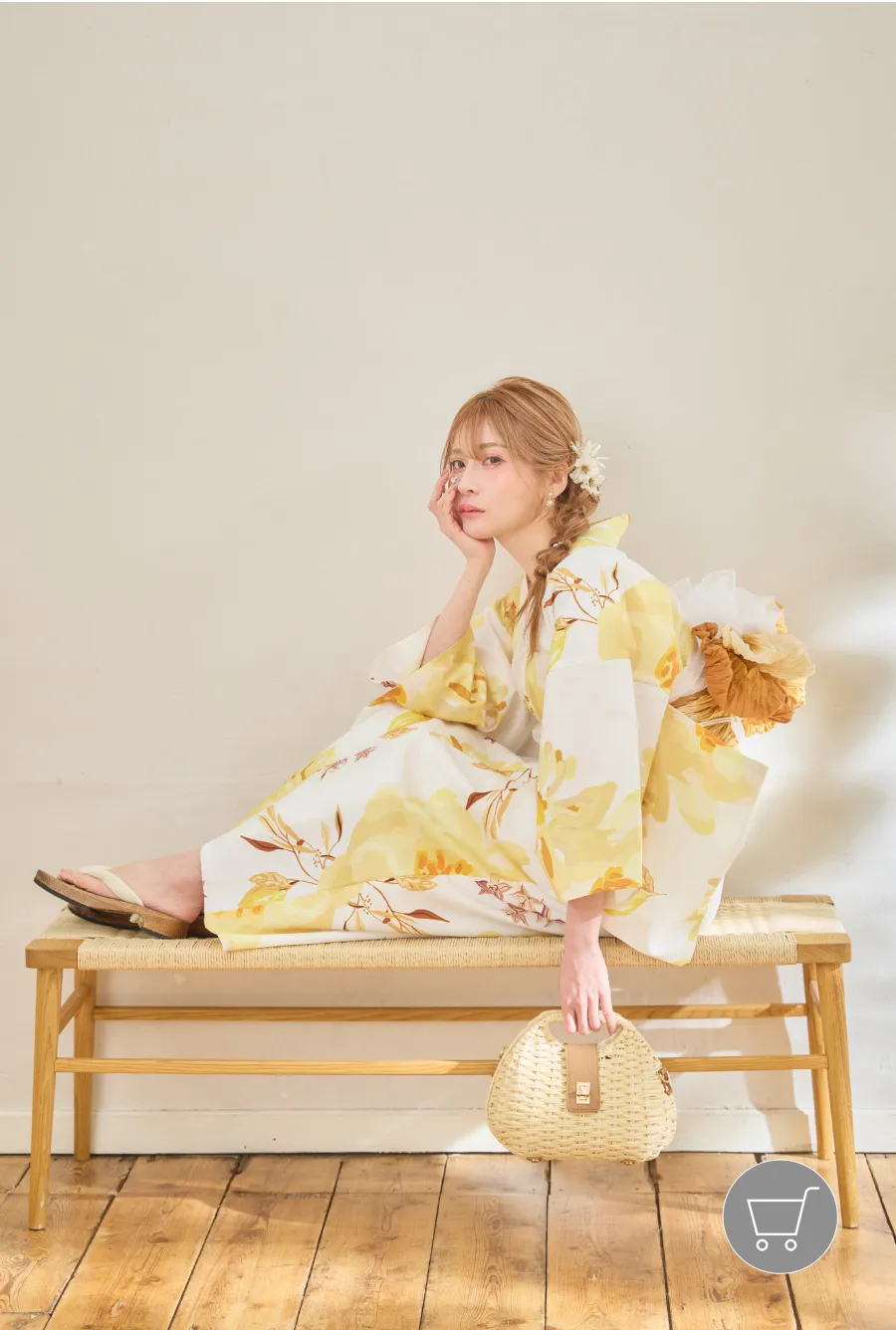 casual mini
モノトーンで魅せる。洗練された大人のカジュアルミニ