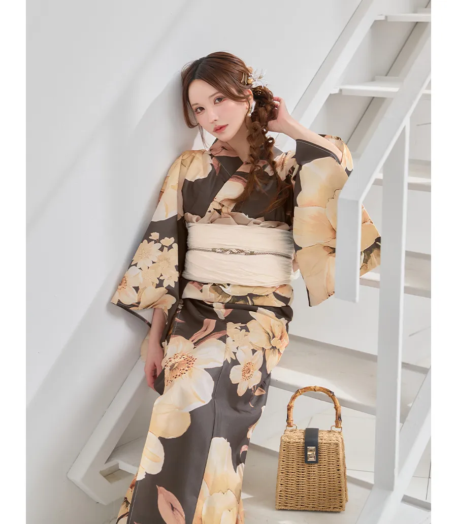 casual mini
モノトーンで魅せる。洗練された大人のカジュアルミニ