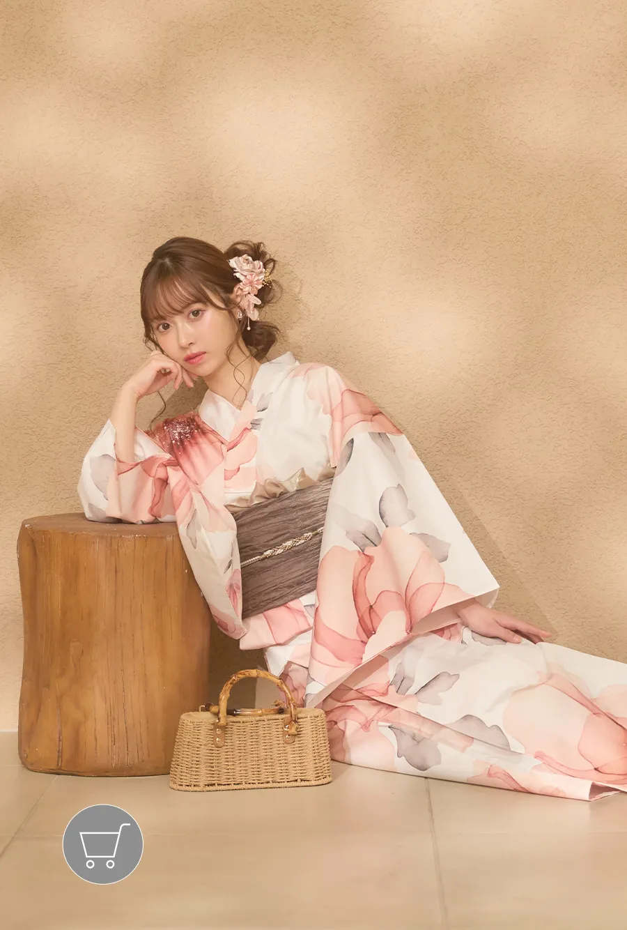 casual mini
モノトーンで魅せる。洗練された大人のカジュアルミニ